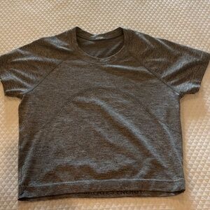Lululemon Swiftly Tech Crop shirt